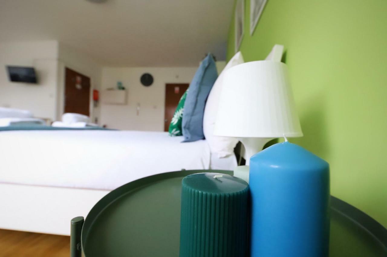 Bayswater Apartments *