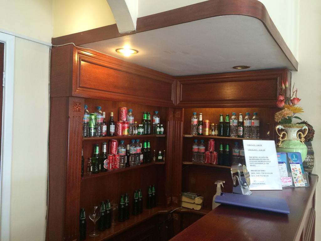 Hallam Hotel 3*