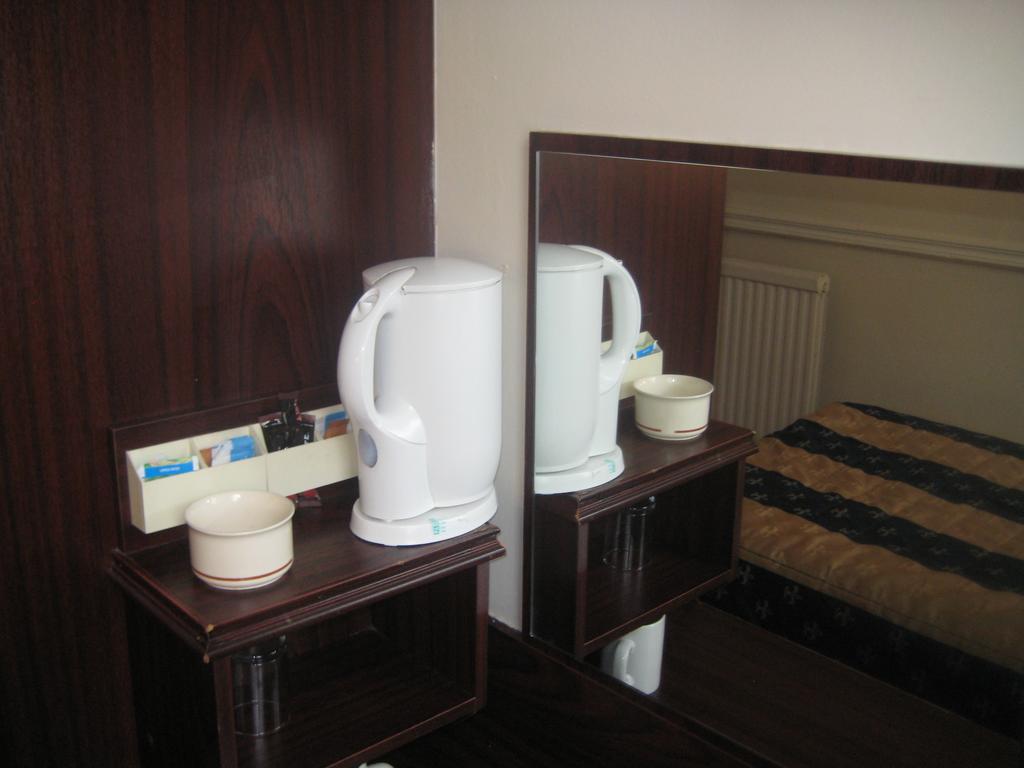 Hallam Hotel