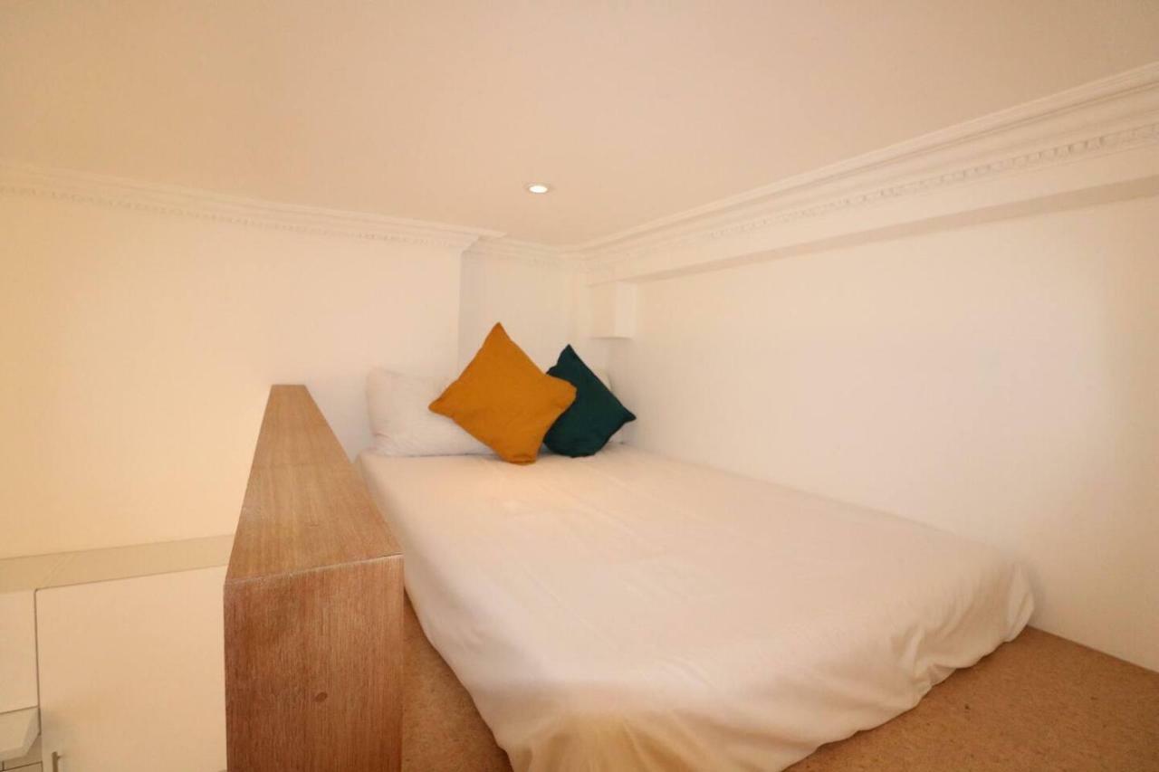 Fabulous Split Level Studio Hyde Park H3 Appartement *