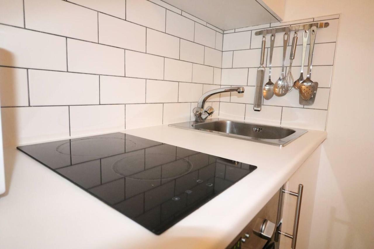 Apartment Fabulous Split Level Studio Hyde Park H3