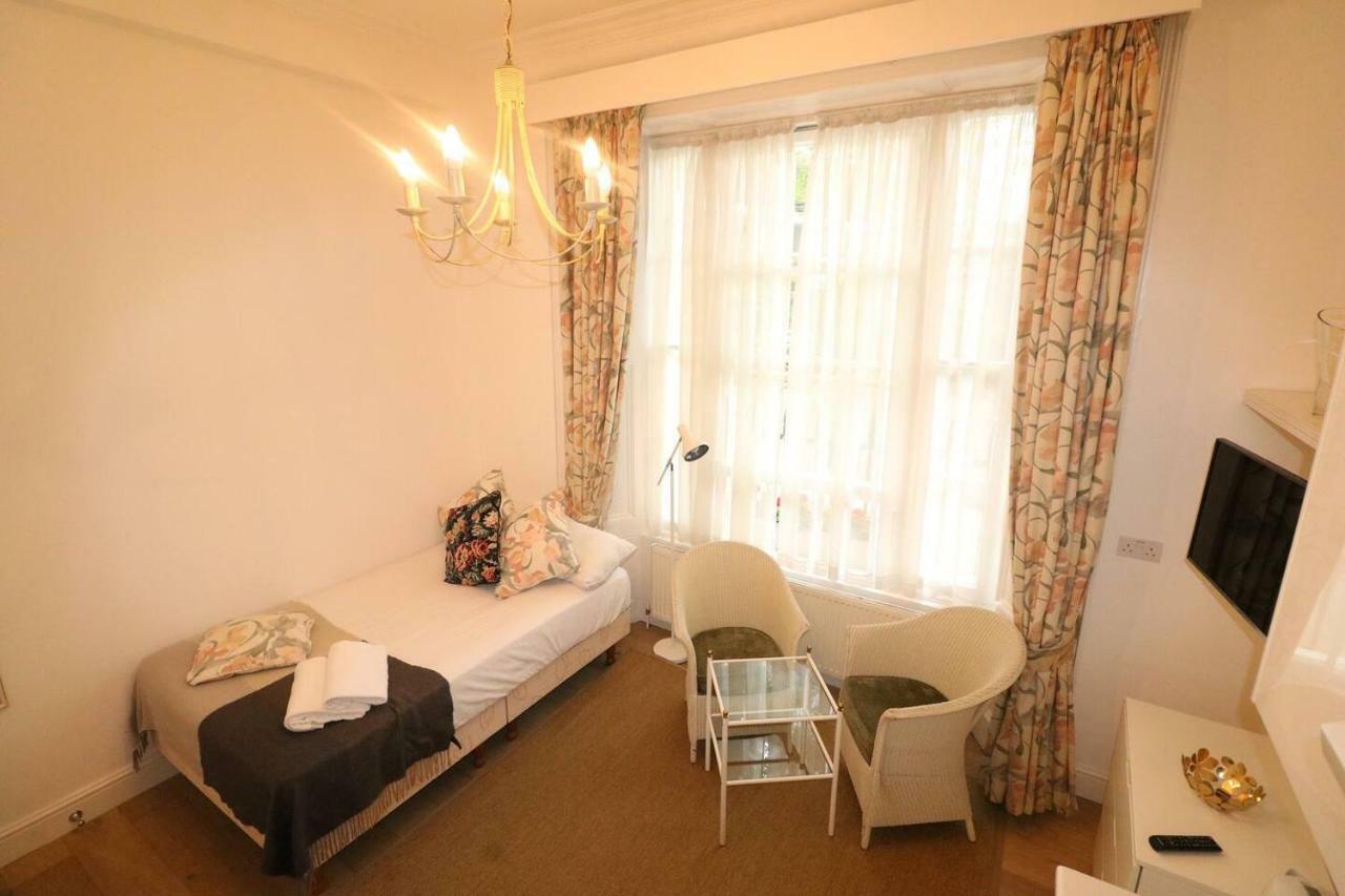 Fabulous Split Level Studio Hyde Park H3 Apartment London