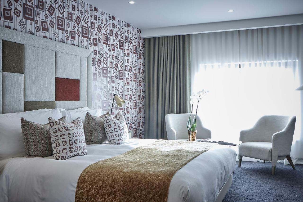 Devonshire Club & Hotel