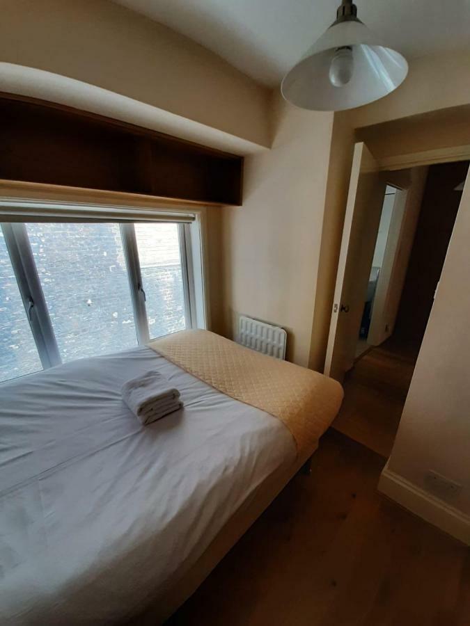 Unique, Exciting And Yours 2rooms Trafalgar Square