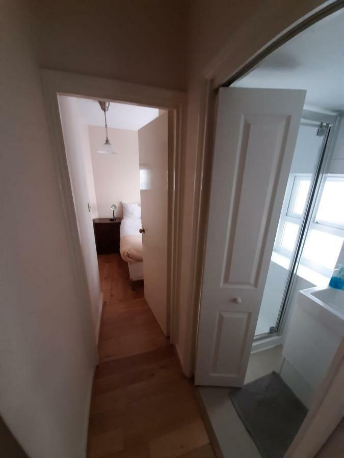 Unique, Exciting And Yours 2rooms Trafalgar Square