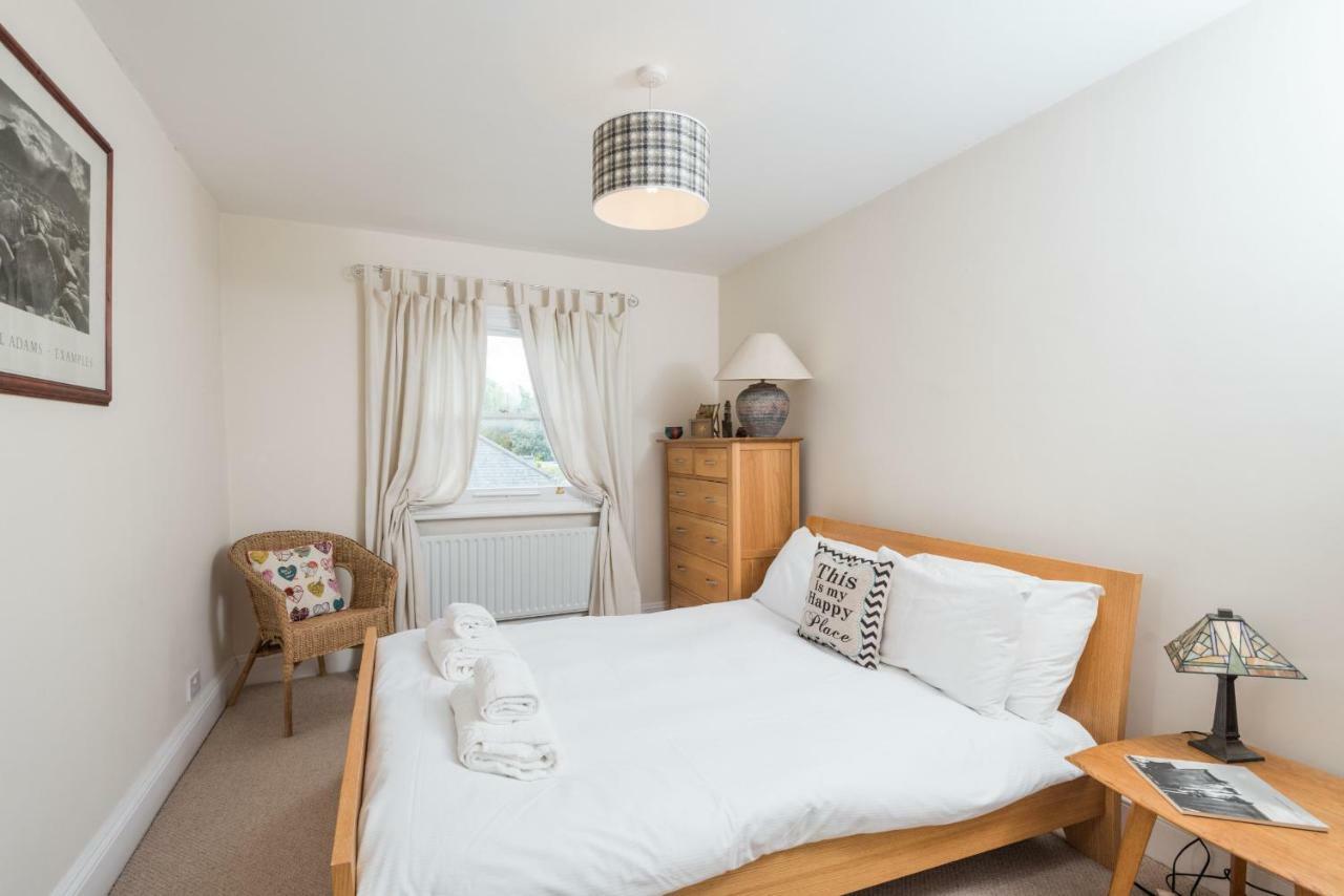 Traditional Richmond By Twickenham By Underthedoormat Apartment