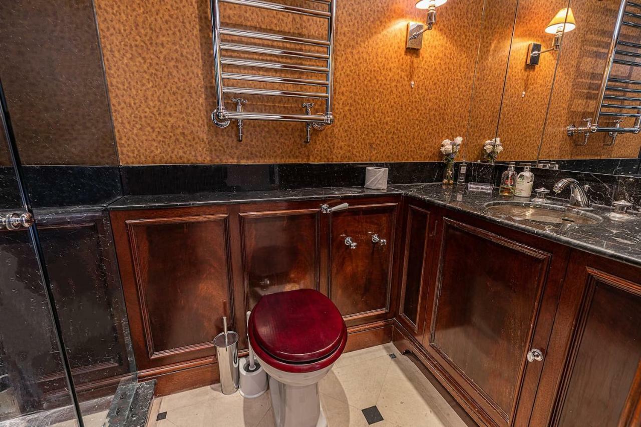 Holiday home Joivy Stunning 6-bed House Near Harrods In Knightsbridge *