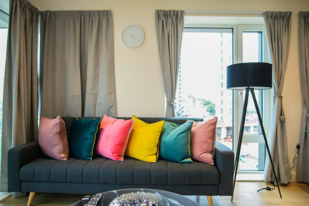 Leilighet Thames View 2 Bed With Balcony London