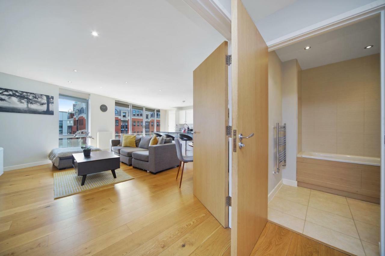 Apartment 2 Bed Executive Penthouse Near Liverpool Street Free Wifi By Aparts *