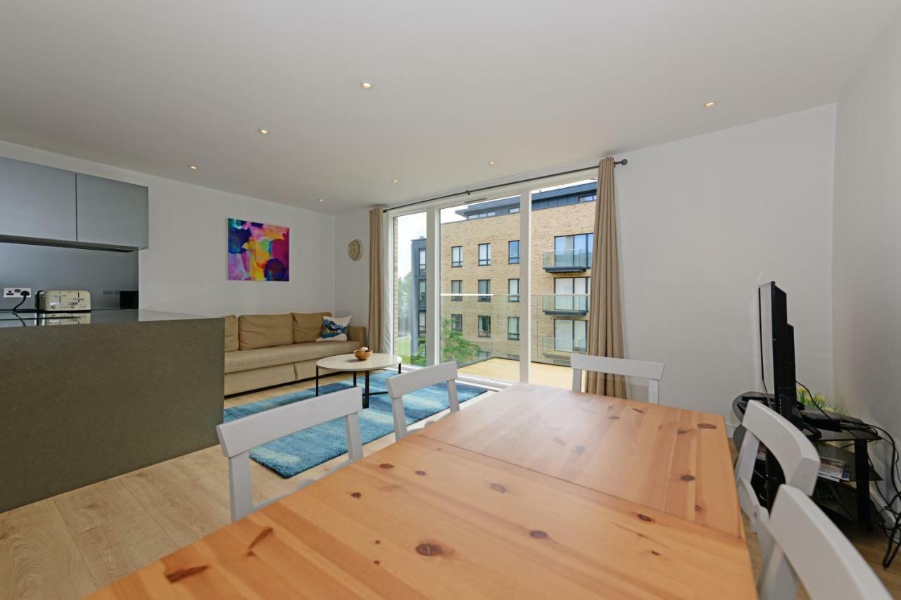 Grand Apartments Kew Gardens Apartment