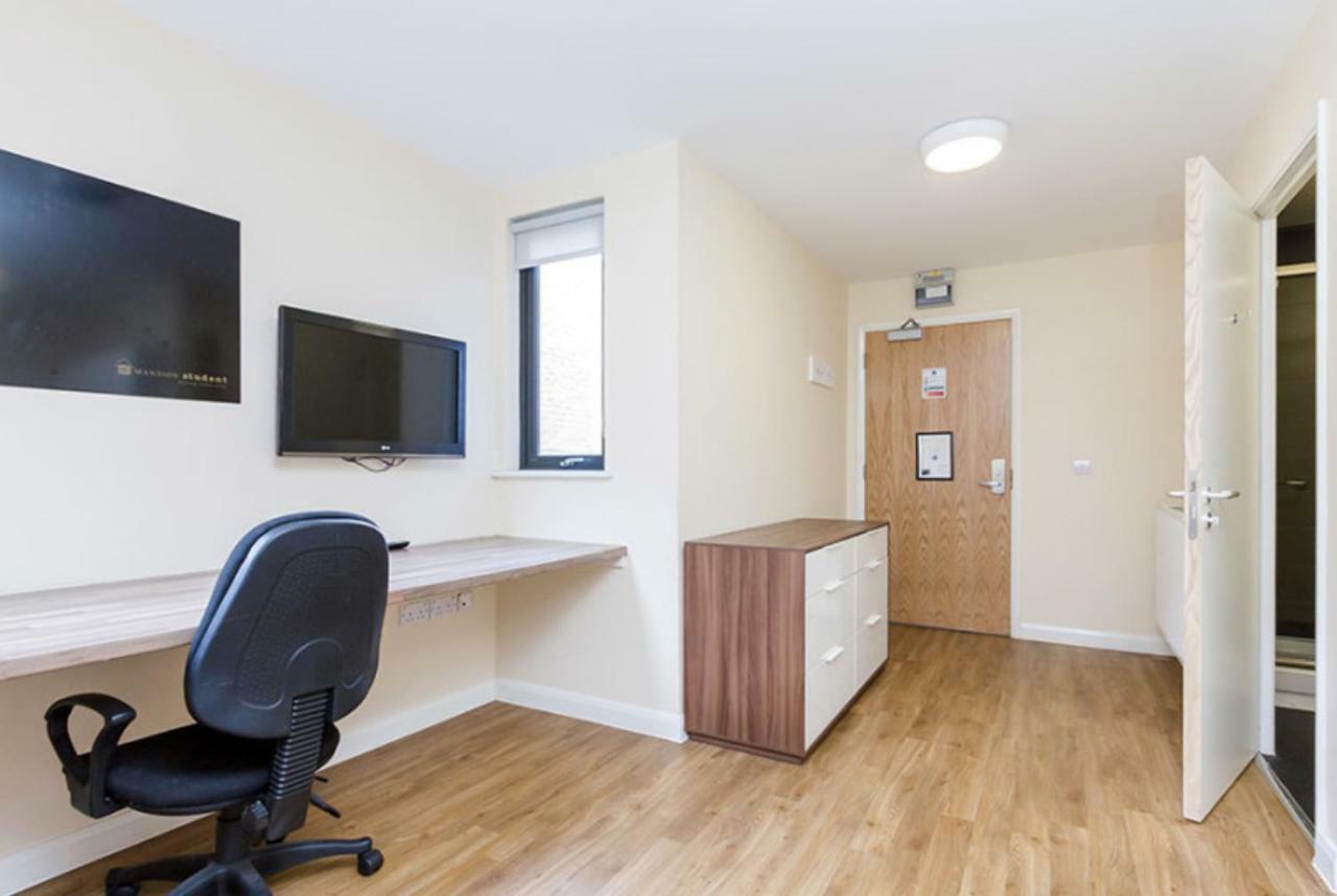 Hashtag Vauxhall Apartment London