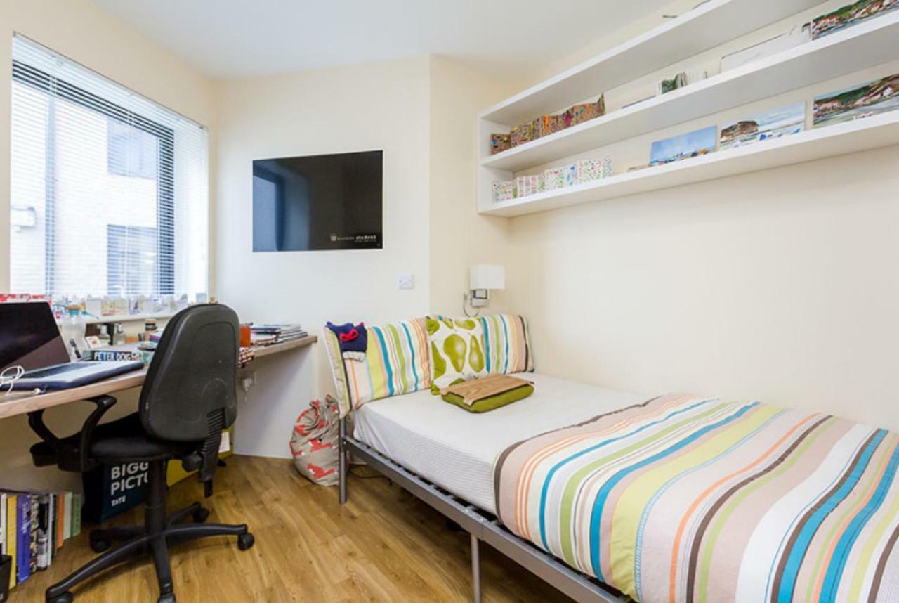 Hashtag Vauxhall Apartment London