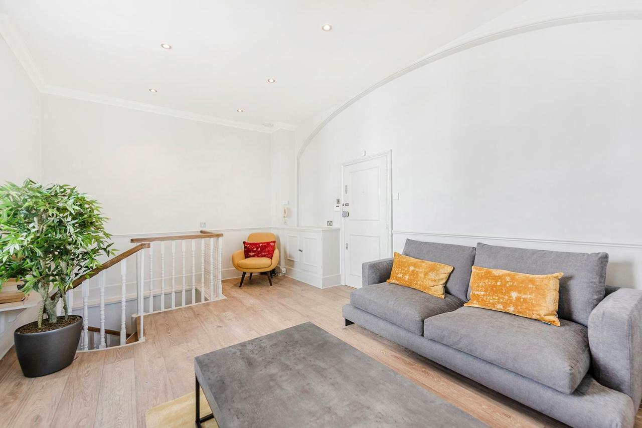 Stylish 2 Bedroom Flat In Knightsbridge * Londen