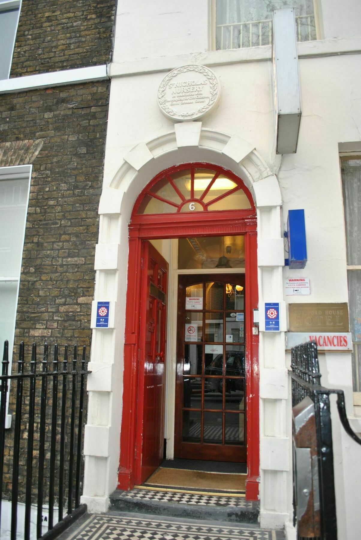 Guest house Guilford House 2*