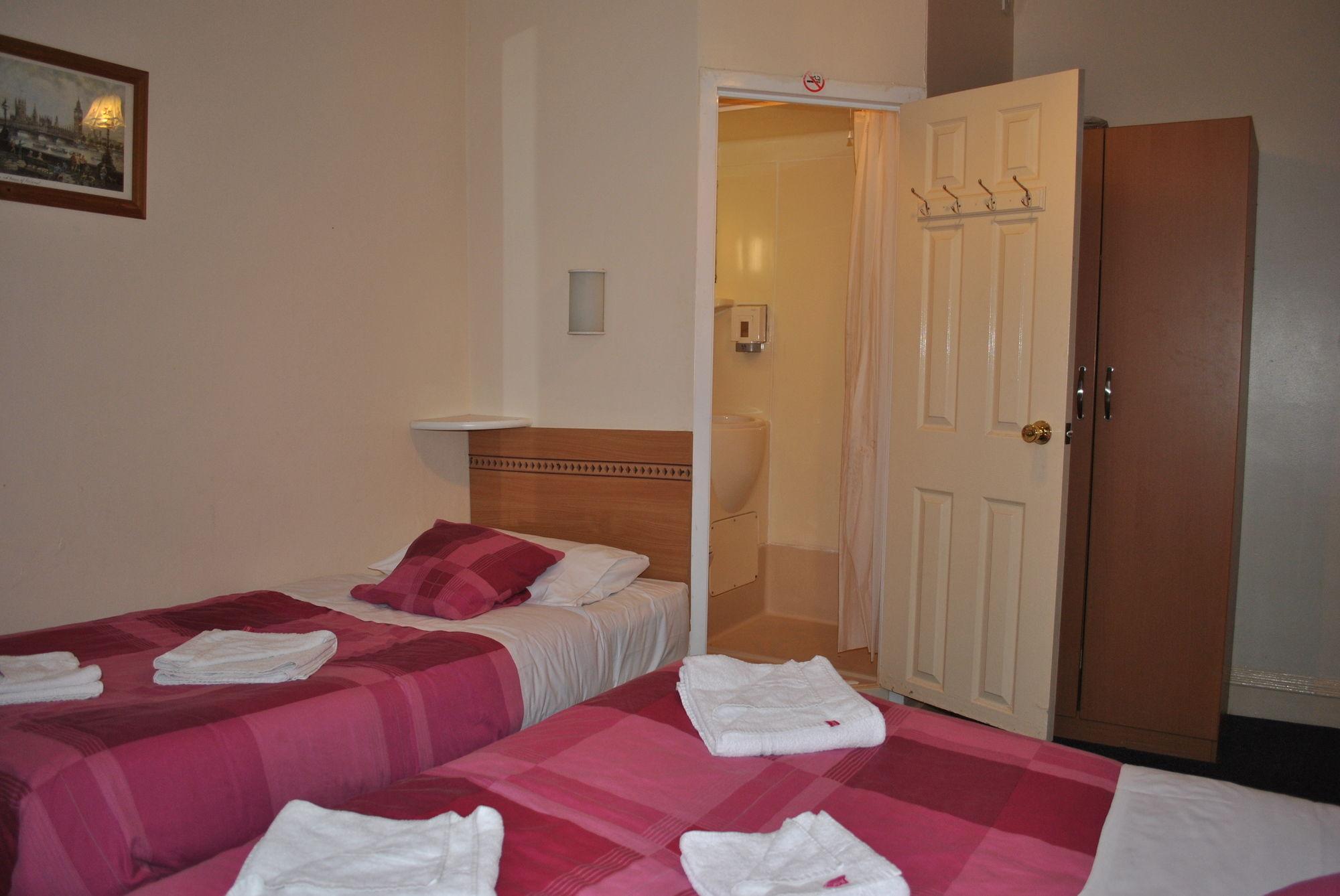 Guest house Guilford House 2*