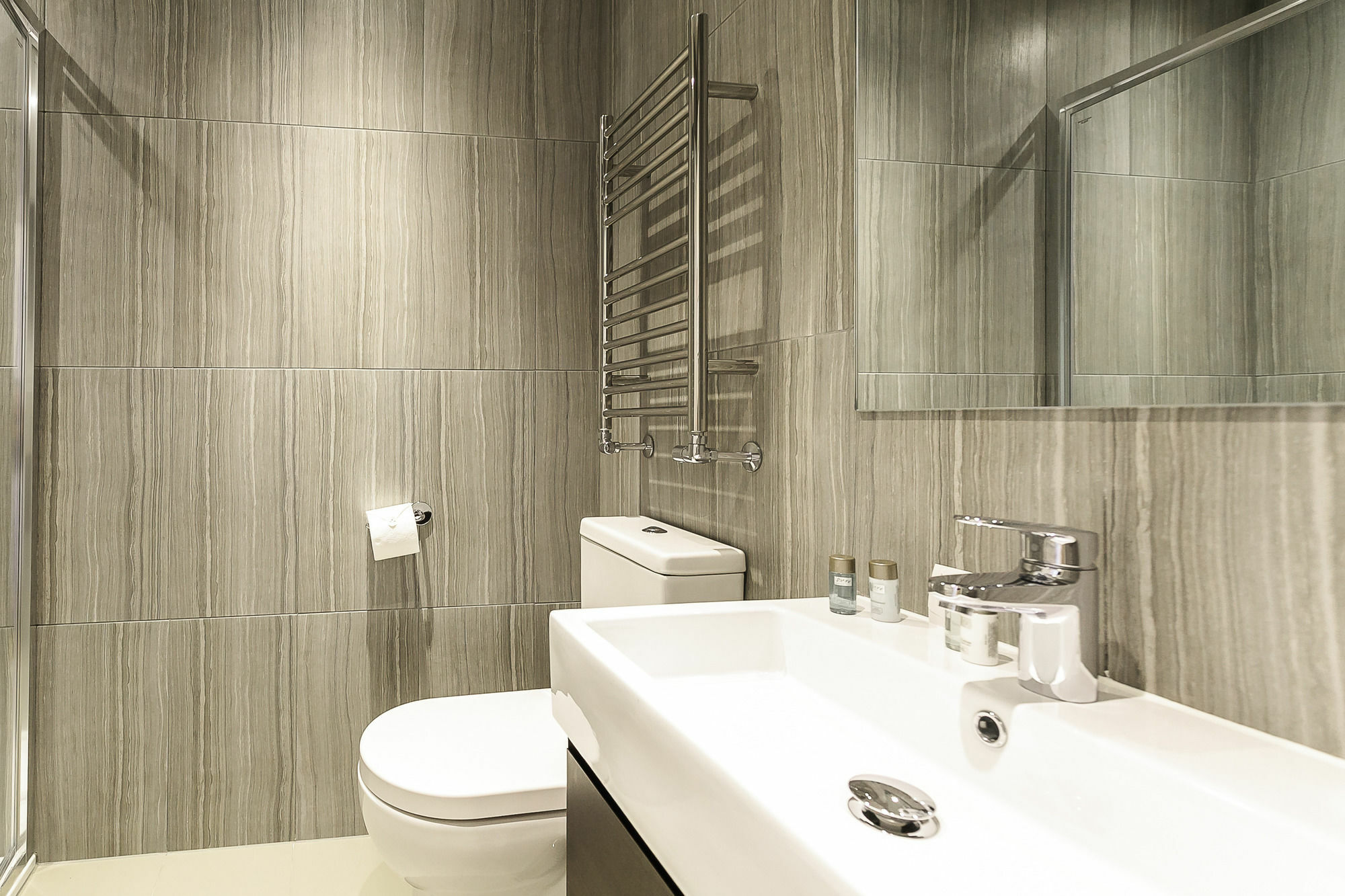 Earl's Court Ongar Road By Viridian Apartment London