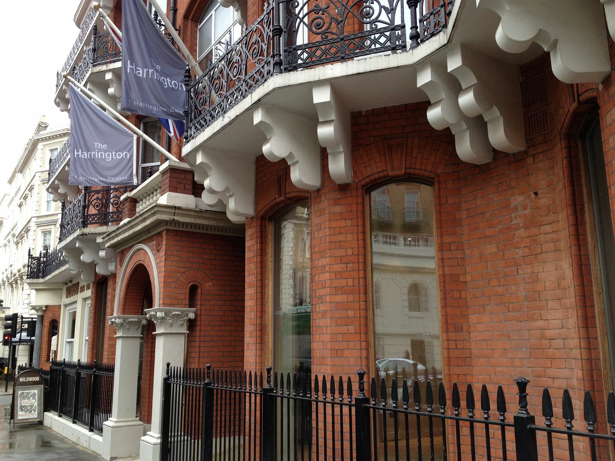 The Harrington - Gloucester Road - 1 Harrington Gardens * London