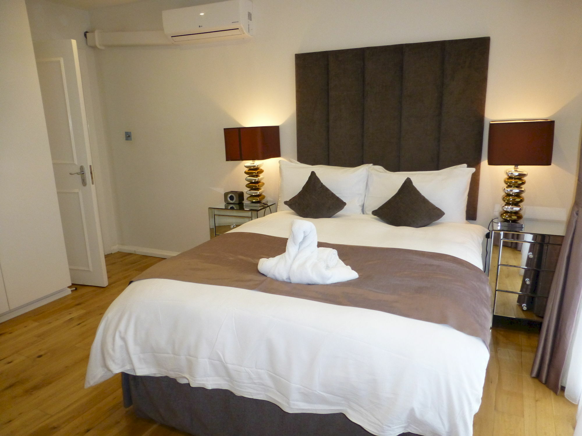 Lr - Battersea Park Apartment