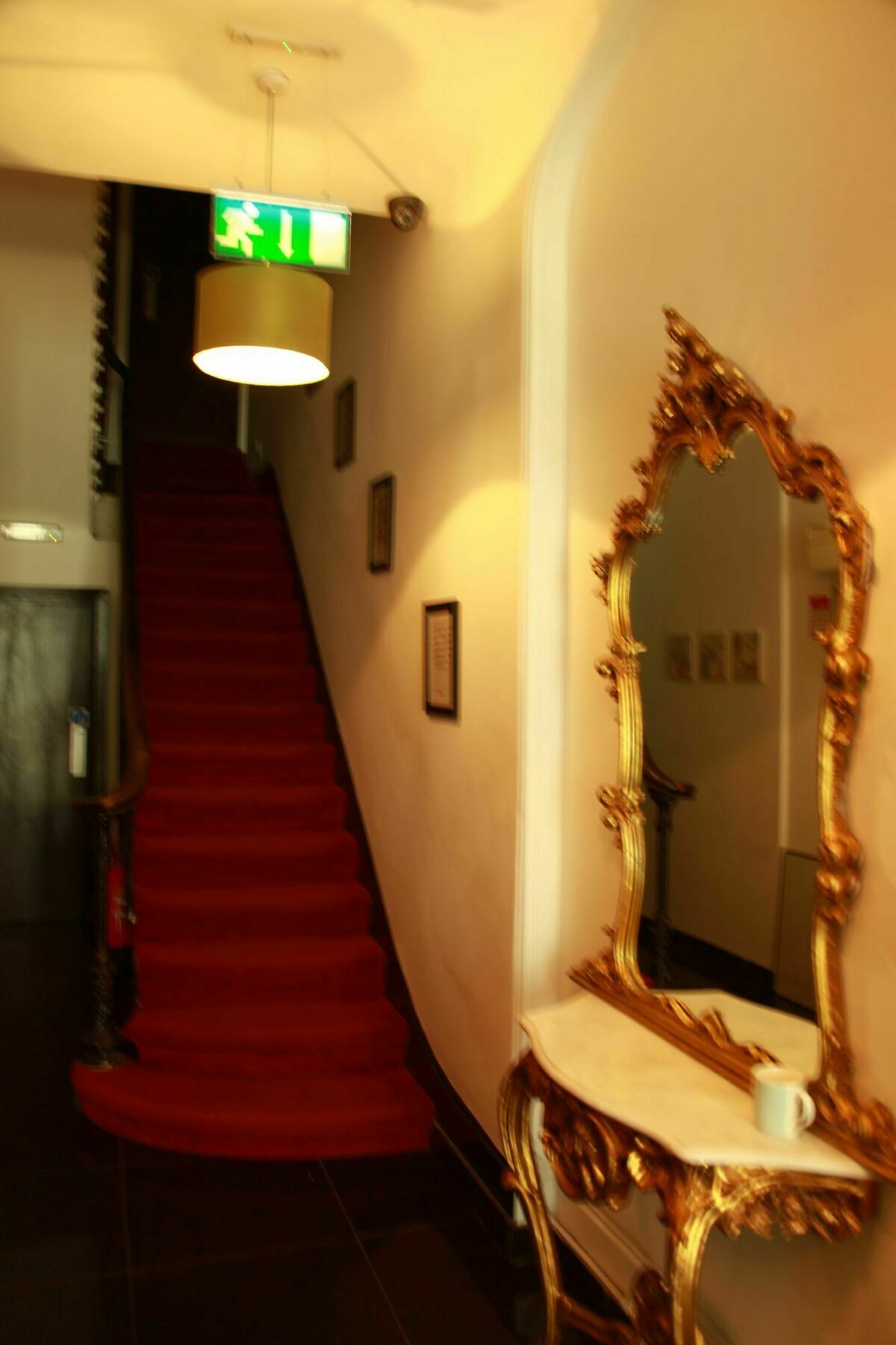 Hotel Exhibition Court 4 2*