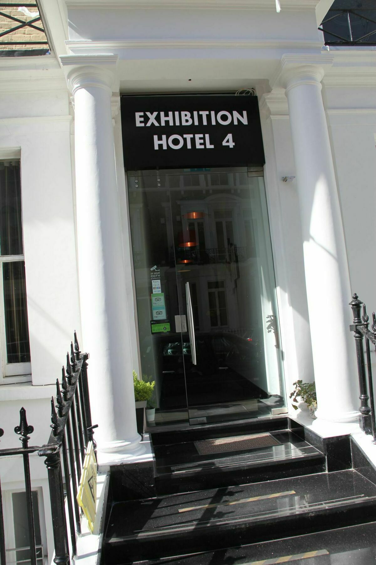 Exhibition Court 4 London
