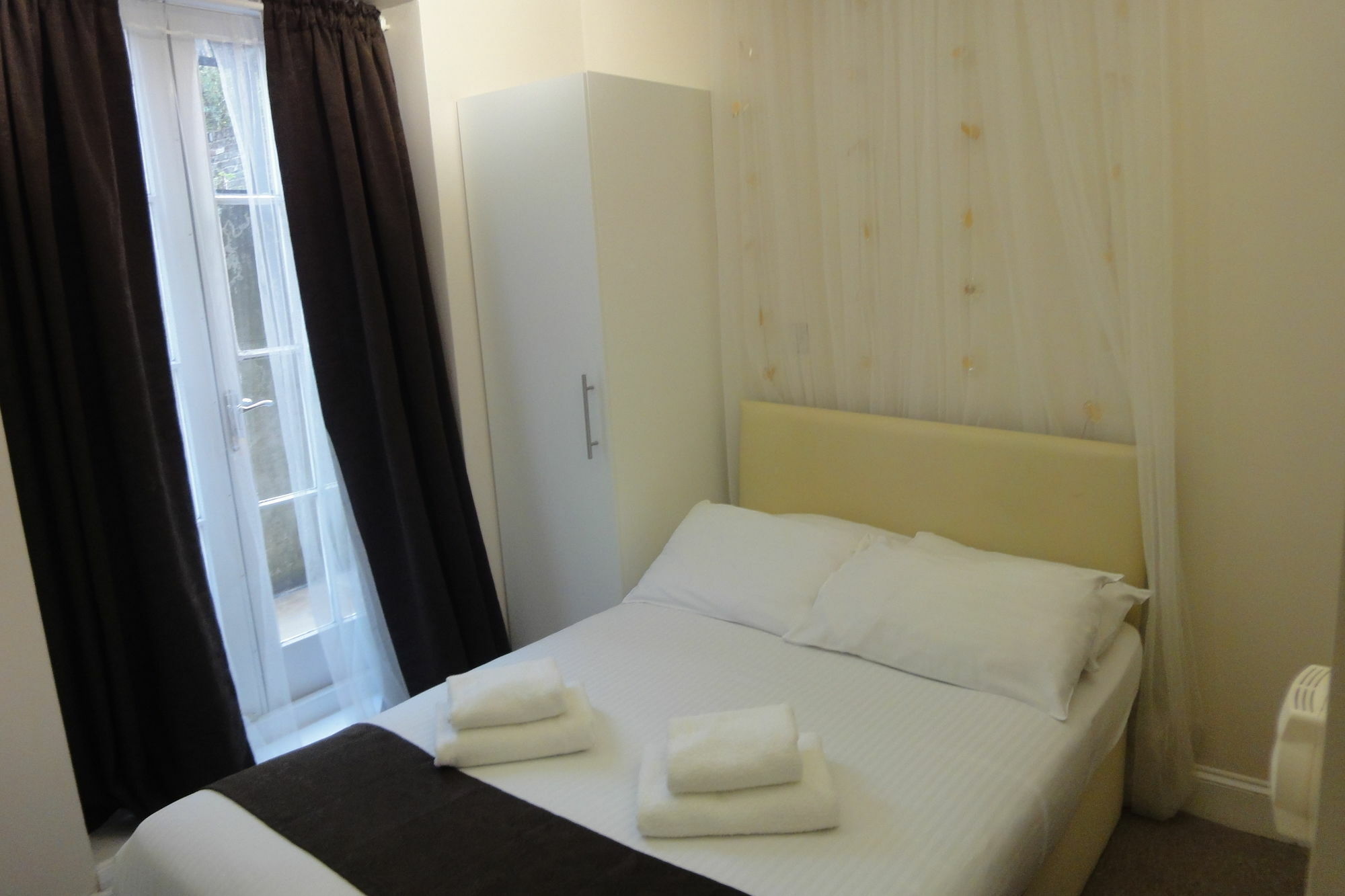 Apartment Dylan Earls Court London