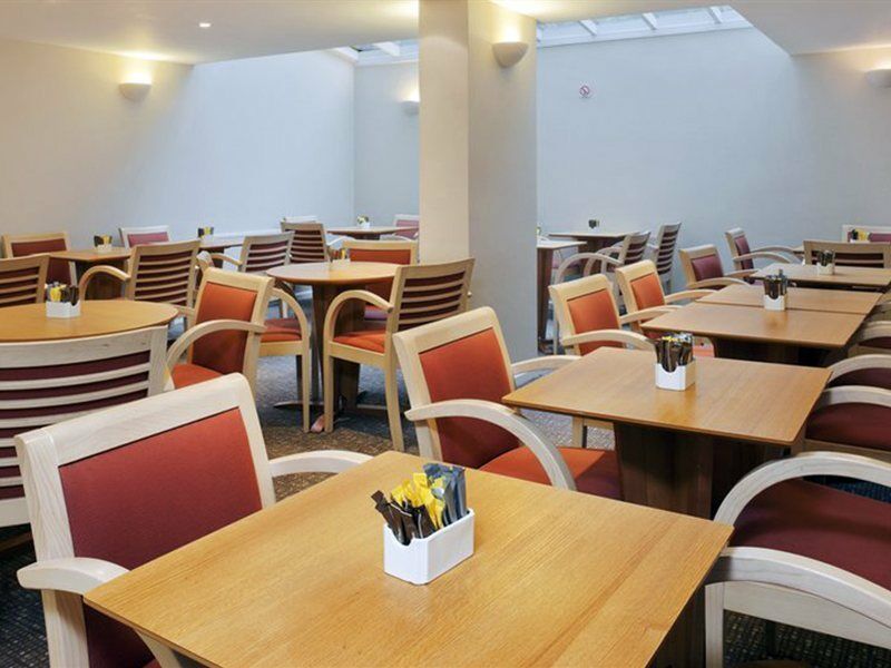 Express Victoria By Ihg Hotel 3*