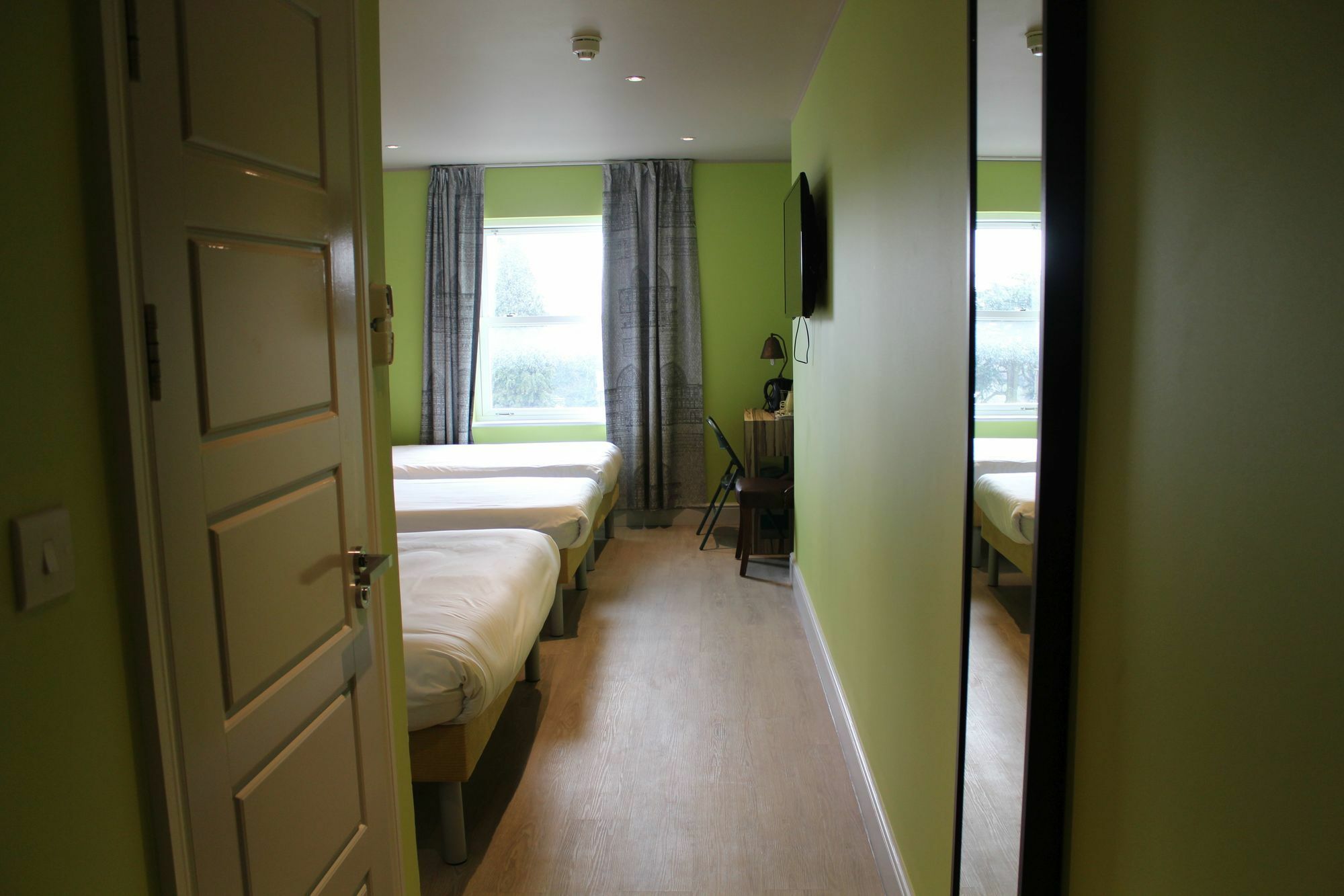 Western Queens Crystal Palace 3* Londen