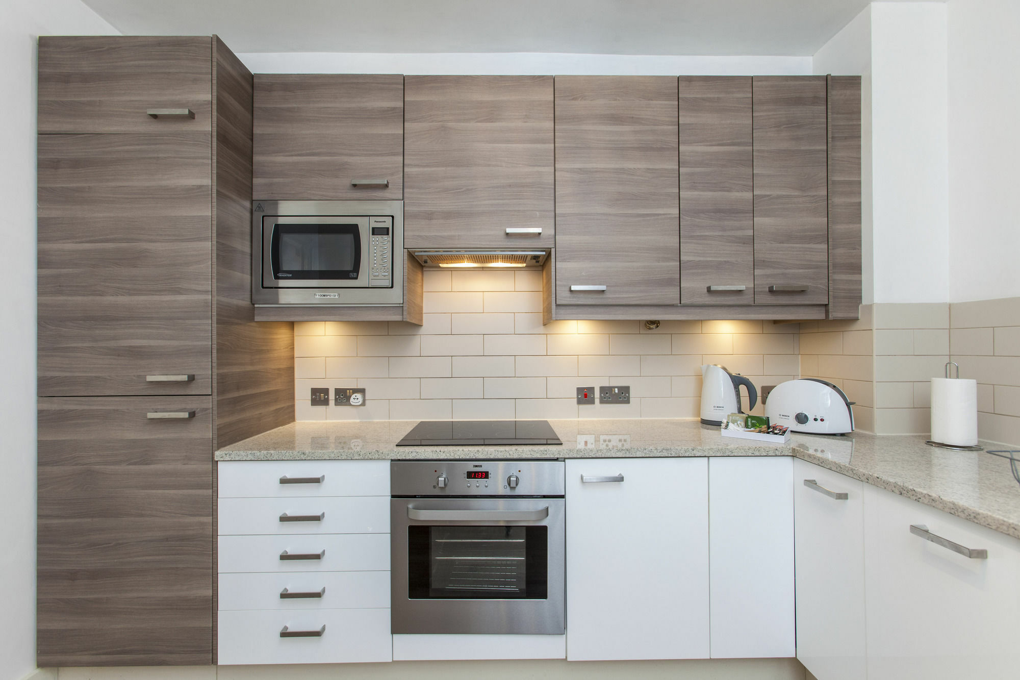 Club Living - Liverpool St. Apartment