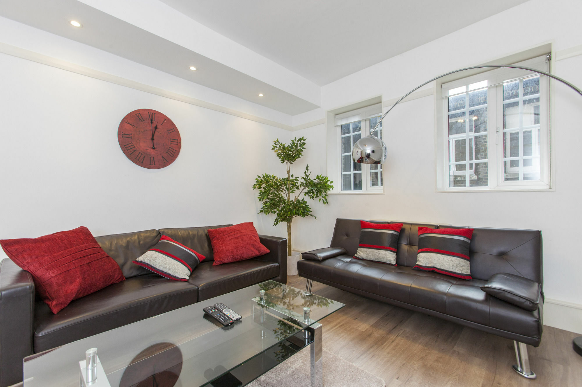 Club Living - Liverpool St. *