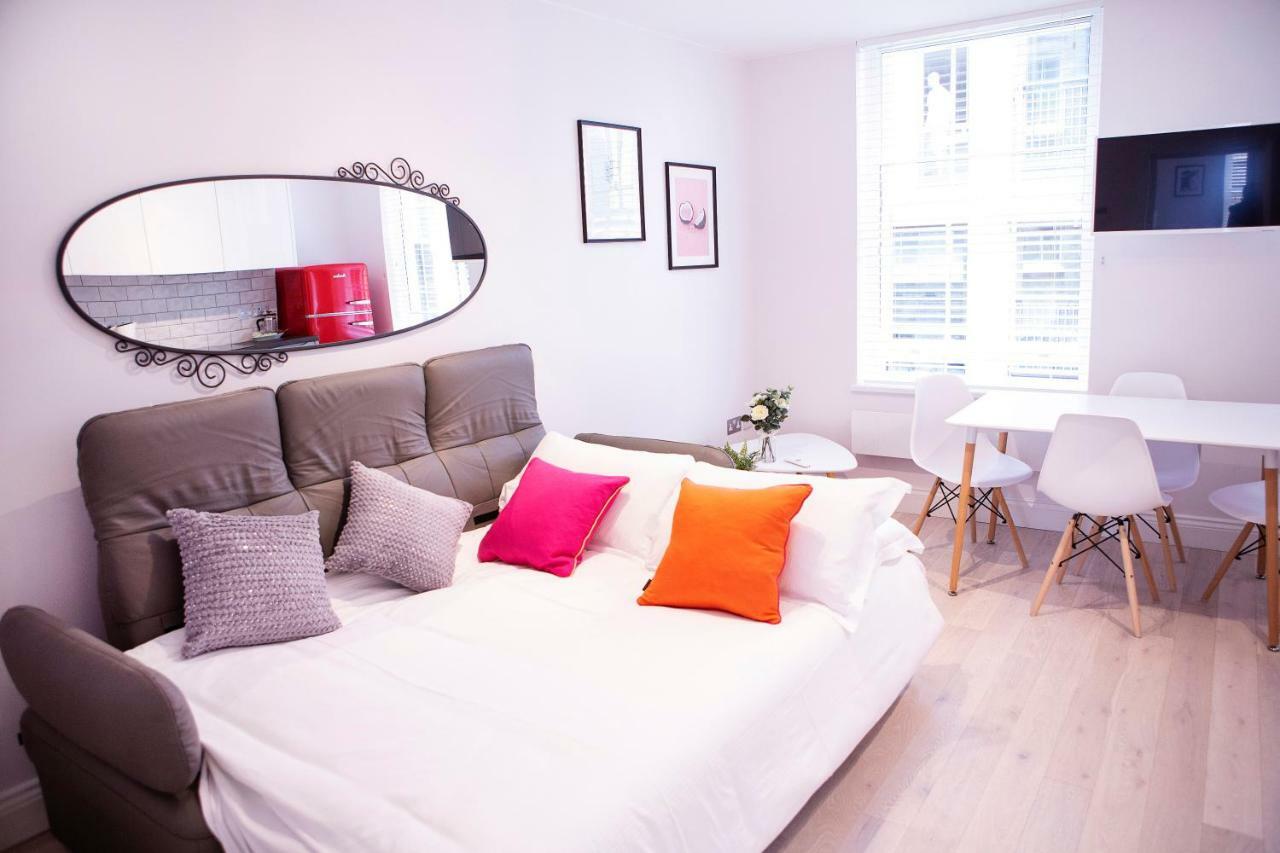 Quiet West End By Indigo Flats * Londen