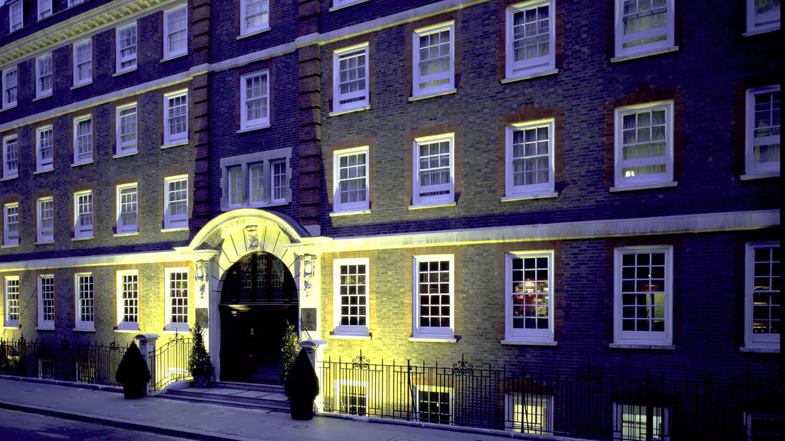 Gem Fitzrovia Hotell 4*