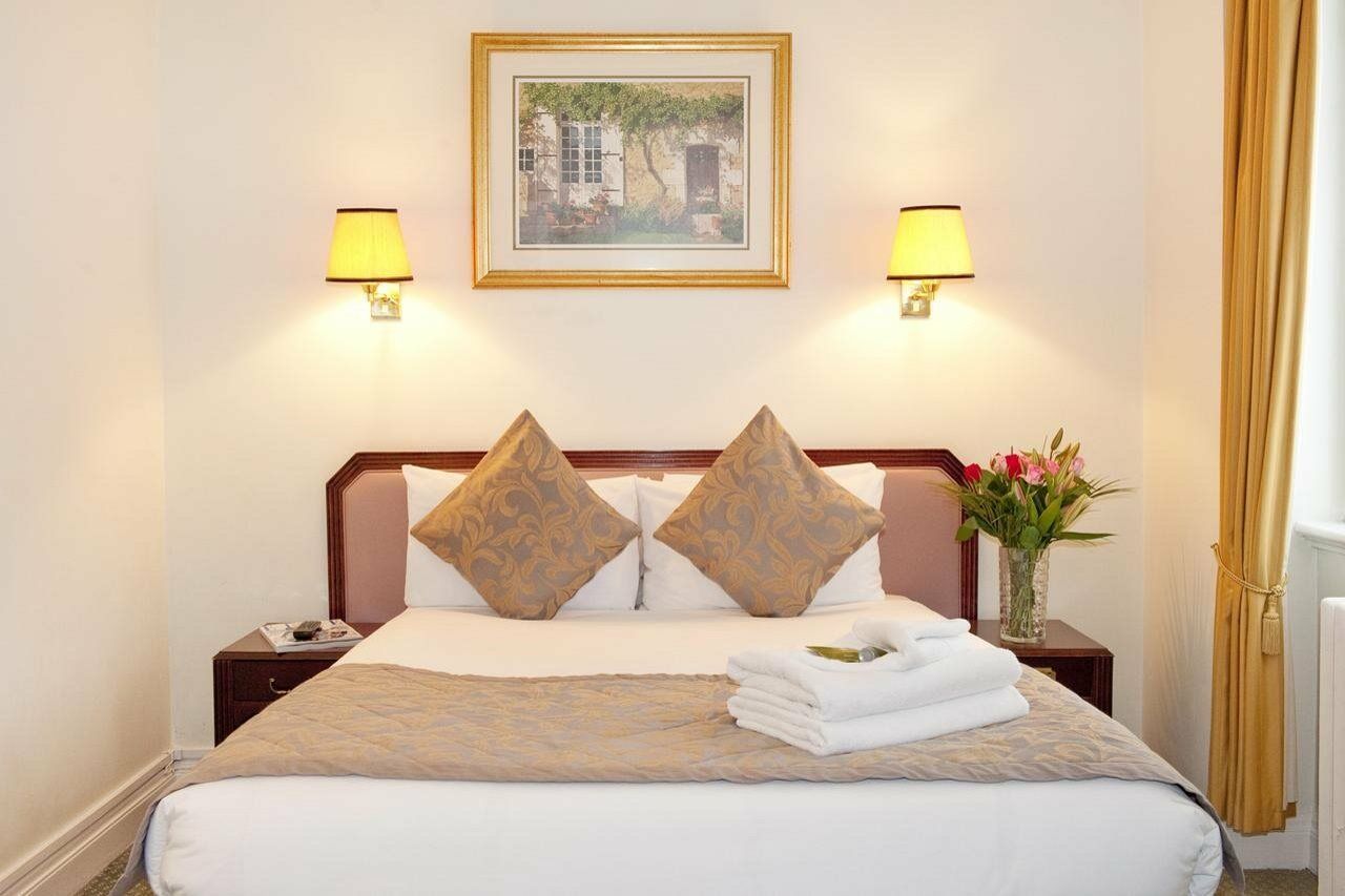 Astor Court Hotel