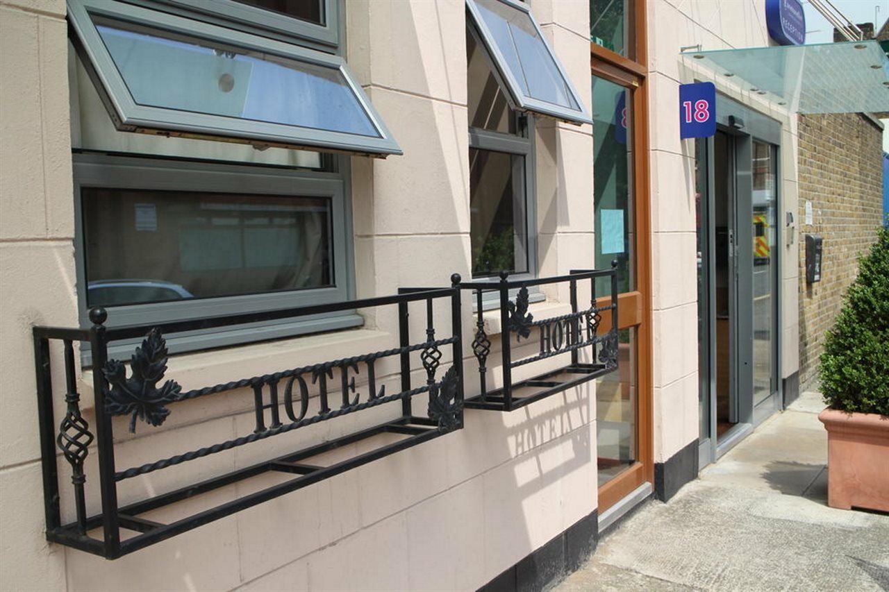 Eurotraveller Hotel- Express Hotell 3*