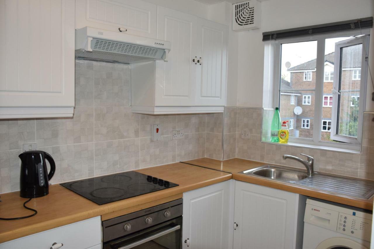 1 Bedroom Ponders End Apartment