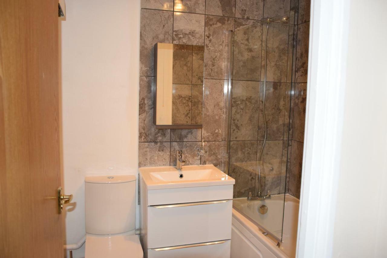 1 Bedroom Ponders End London