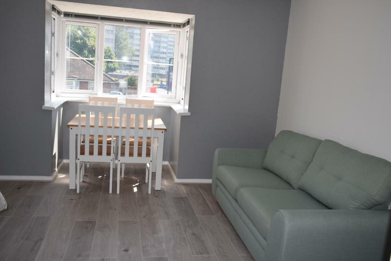 Apartment 1 Bedroom Ponders End *