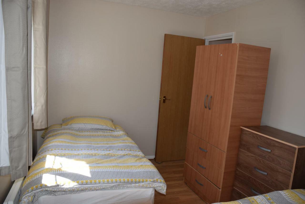 1 Bedroom Ponders End London