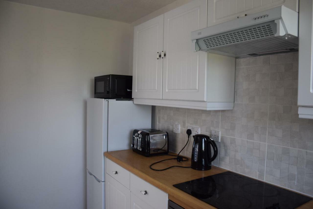 1 Bedroom Ponders End Apartment