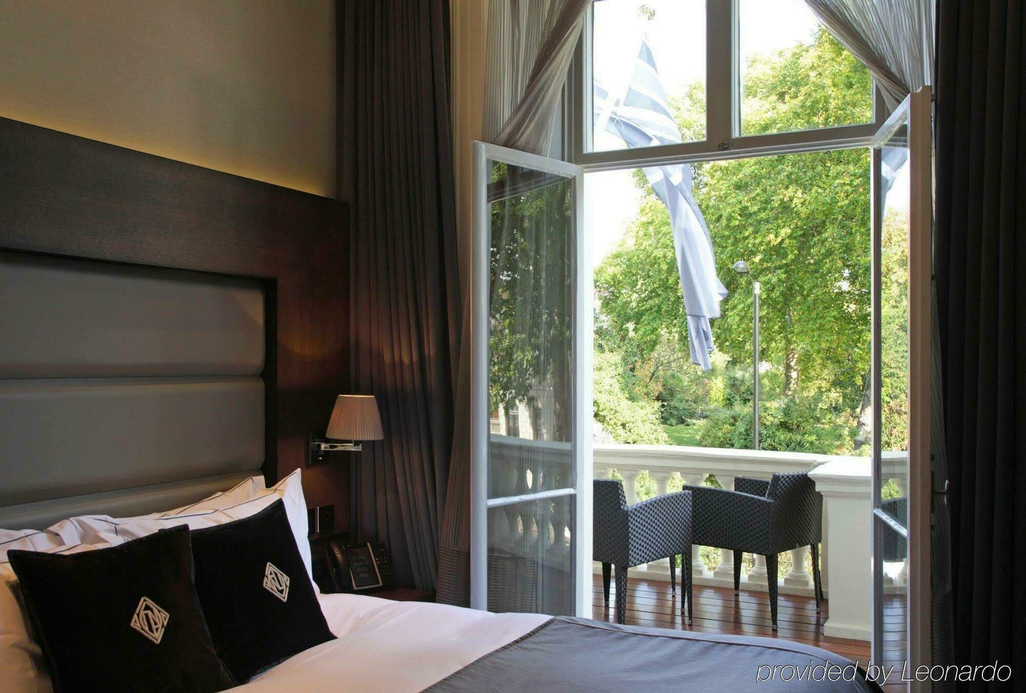 Eccleston Square 4*