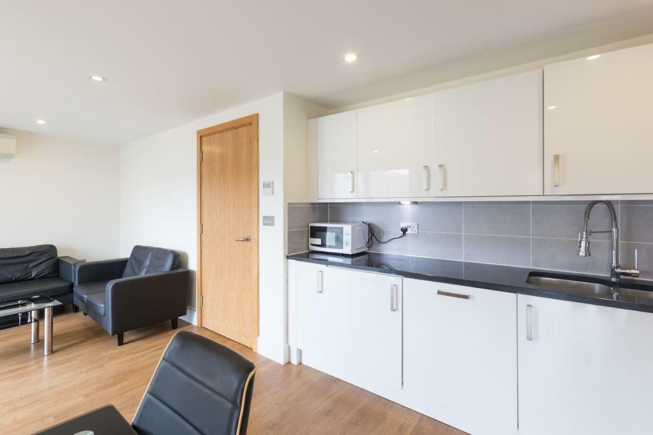 Appartement Modern 2 Bed 2 Bath Hyde Park Londen