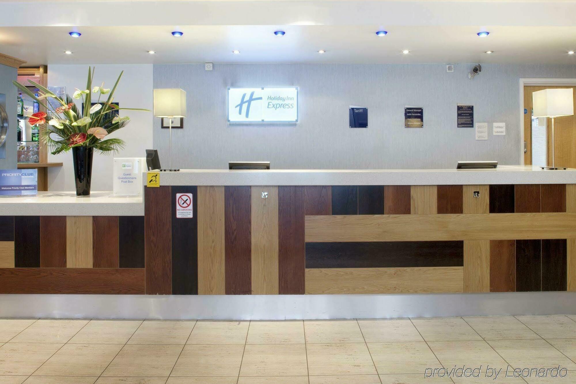 Express Park Royal By Ihg Hotel Londen