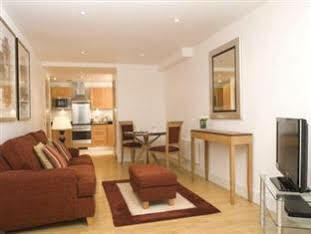 Apartahotel Marlin Stratford 4*