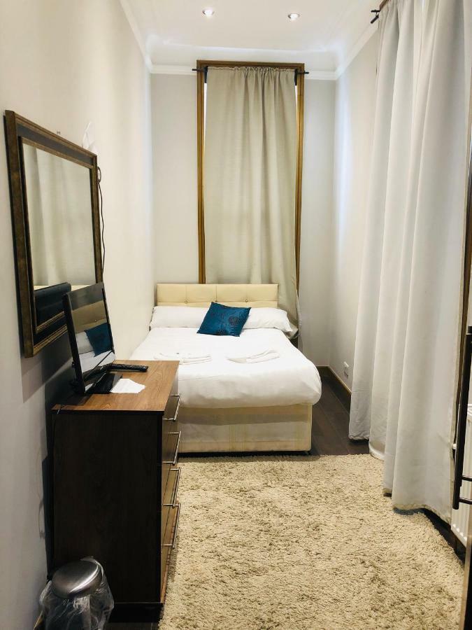 Kensington And Chelsea Apartment *