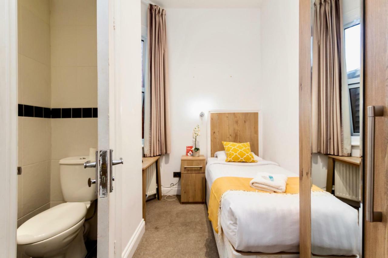 Oyo Tamtam Acton 3* Londen