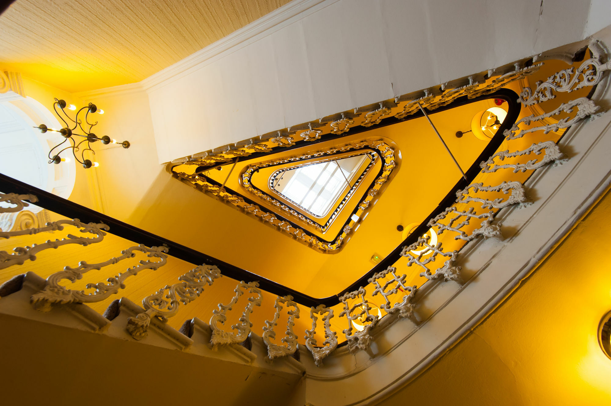 The Crescent Hyde Park 2*
