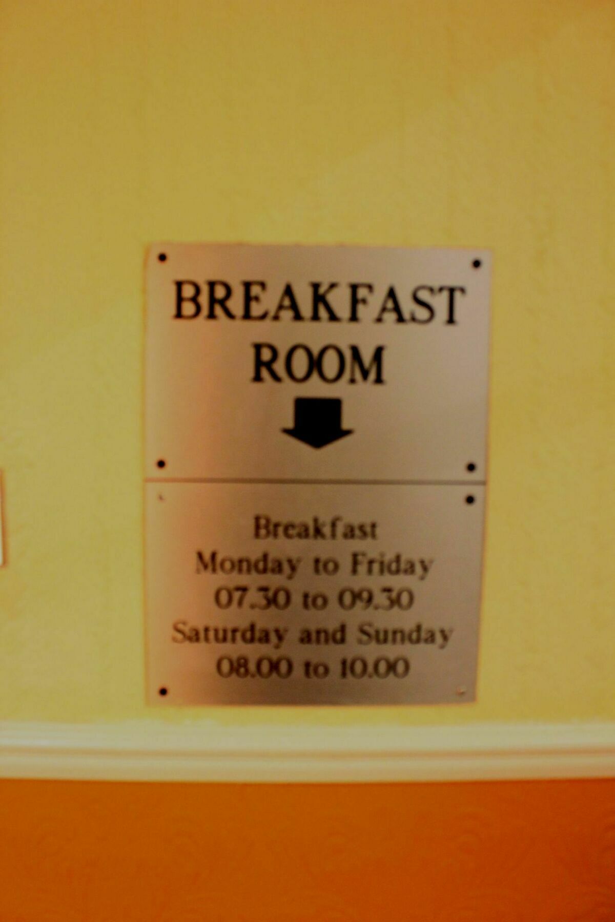 The Crescent Hyde Park 2*