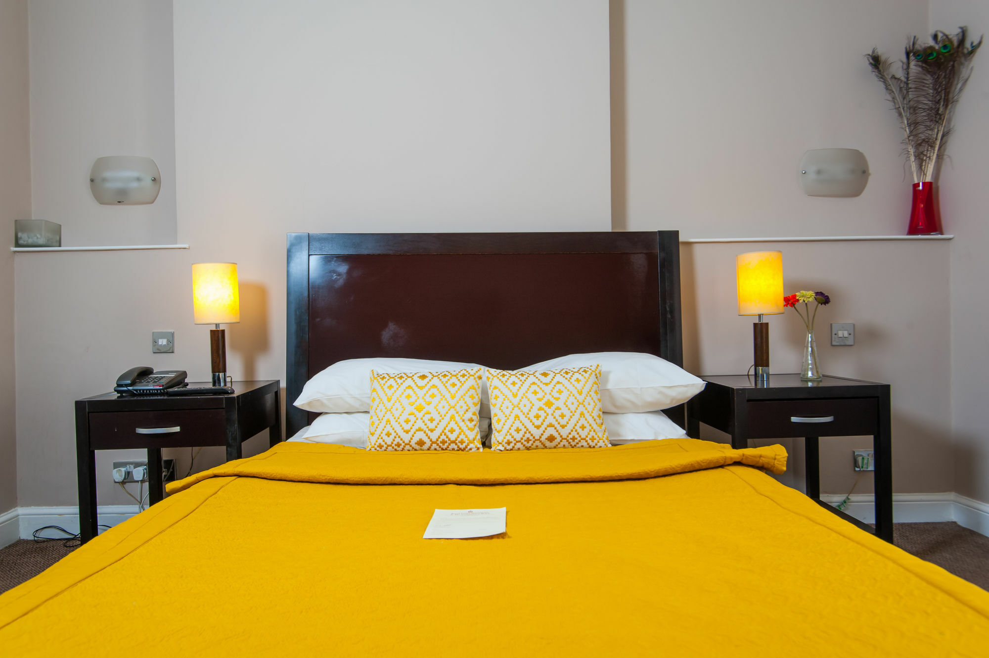 The Crescent Hyde Park 2* London