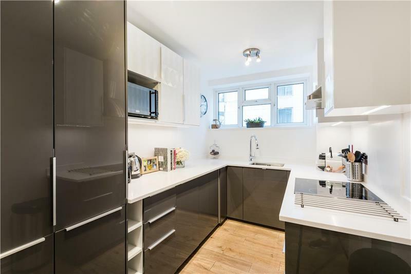 Apartment Hyde Park Gate London