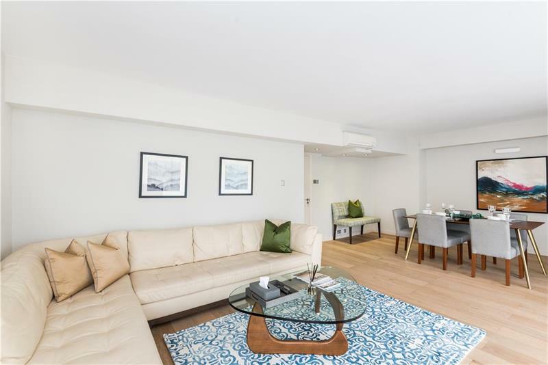 Hyde Park Gate Apartment *