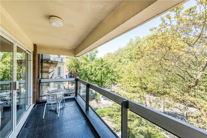 Apartment Hyde Park Gate London